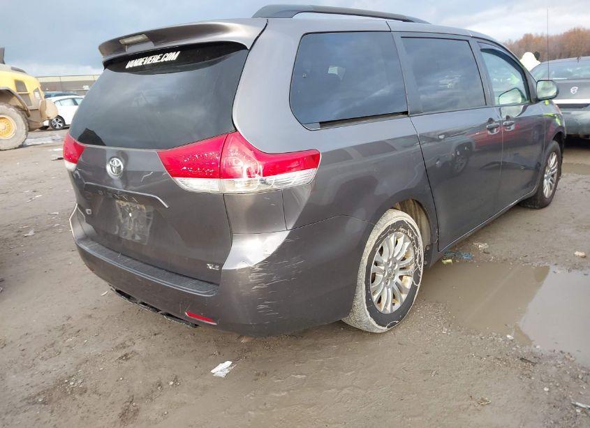 Photo 4 of 2014 Toyota Sienna XLE V6 8 PASSENGER (VIN 5TDYK3DC8ES459980)