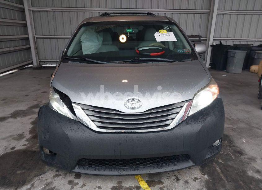Photo 12 of 2014 Toyota Sienna XLE/LIMITED (VIN 5TDYK3DC8ES480098)