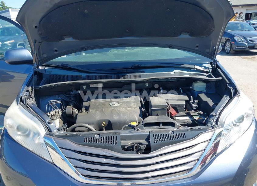 Photo 10 of 2015 Toyota Sienna XLE PREMIUM 8 PASSENGER (VIN 5TDYK3DC8FS533898)