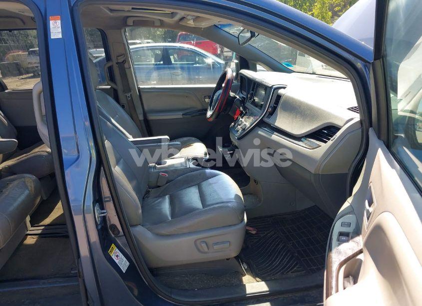 Photo 5 of 2015 Toyota Sienna XLE PREMIUM 8 PASSENGER (VIN 5TDYK3DC8FS533898)