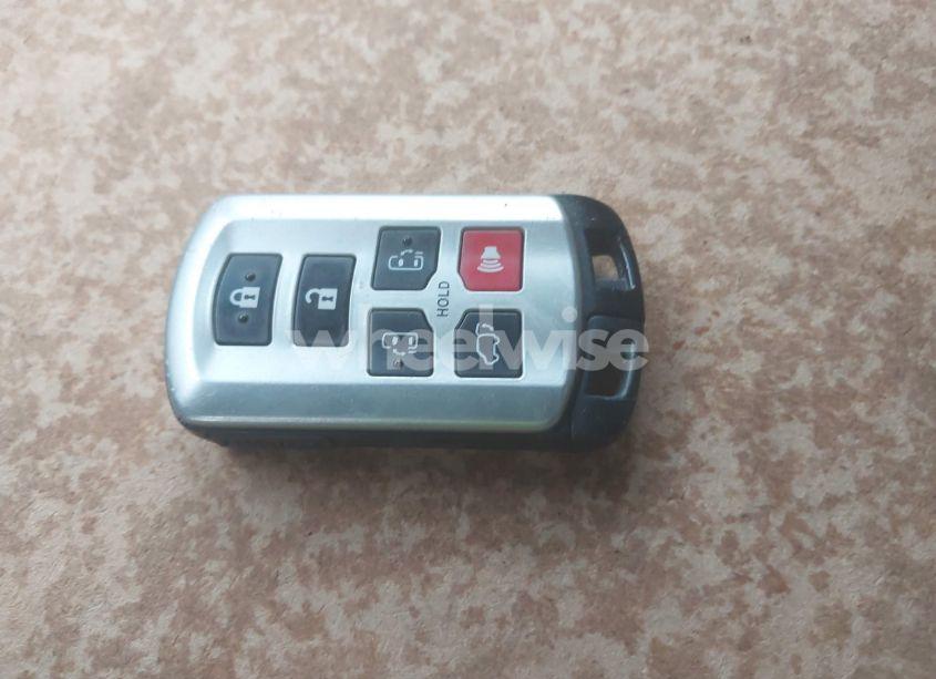 Photo 11 of 2015 Toyota Sienna XLE/LIMITED (VIN 5TDYK3DC8FS537028)