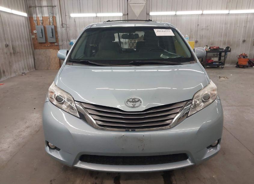Photo 13 of 2015 Toyota Sienna XLE/LIMITED (VIN 5TDYK3DC8FS546960)