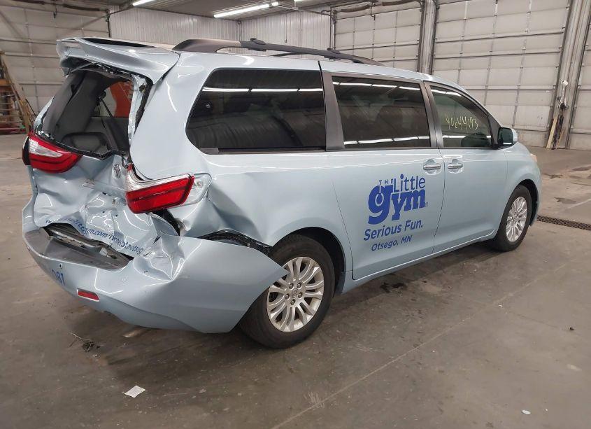 Photo 4 of 2015 Toyota Sienna XLE/LIMITED (VIN 5TDYK3DC8FS546960)