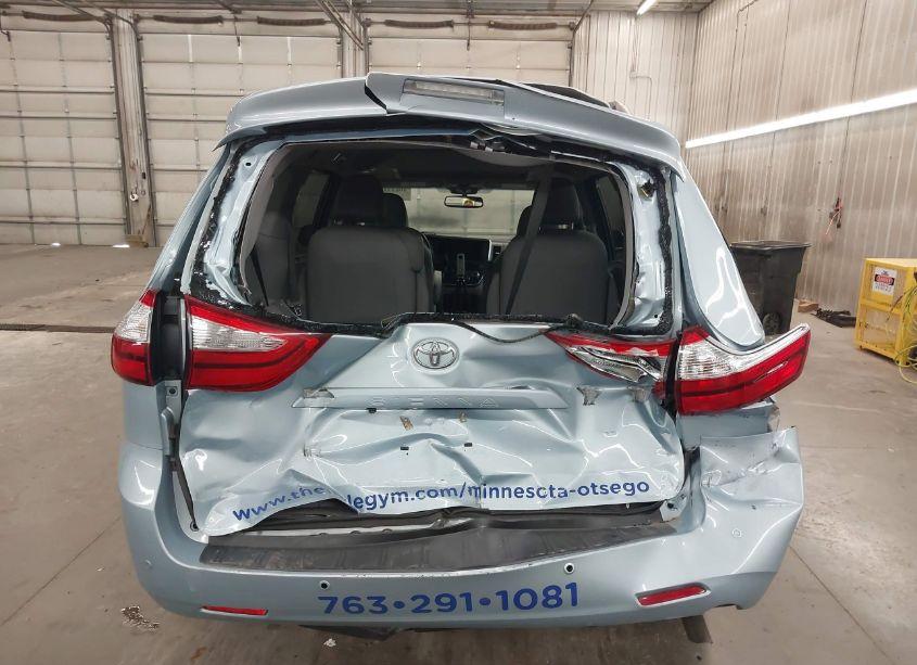 Photo 6 of 2015 Toyota Sienna XLE/LIMITED (VIN 5TDYK3DC8FS546960)