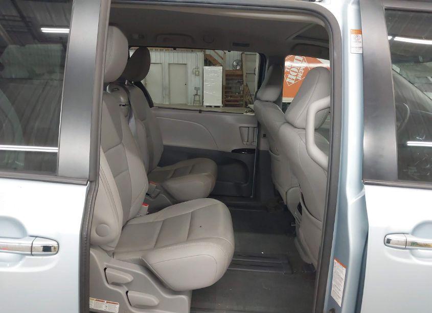 Photo 8 of 2015 Toyota Sienna XLE/LIMITED (VIN 5TDYK3DC8FS546960)