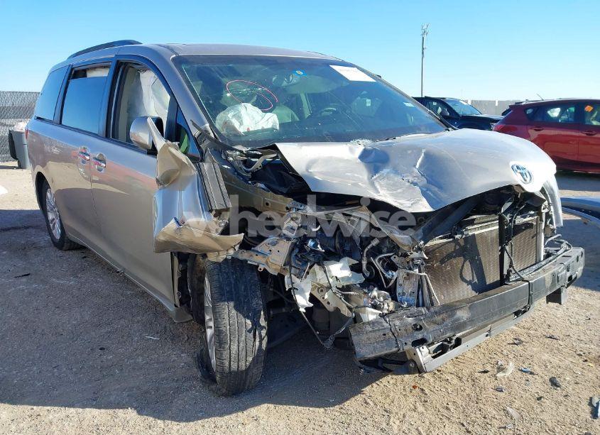 2015 Toyota Sienna XLE/LIMITED (VIN 5TDYK3DC8FS547056) main photo