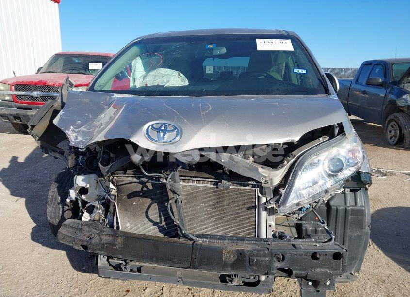 Photo 13 of 2015 Toyota Sienna XLE/LIMITED (VIN 5TDYK3DC8FS547056)