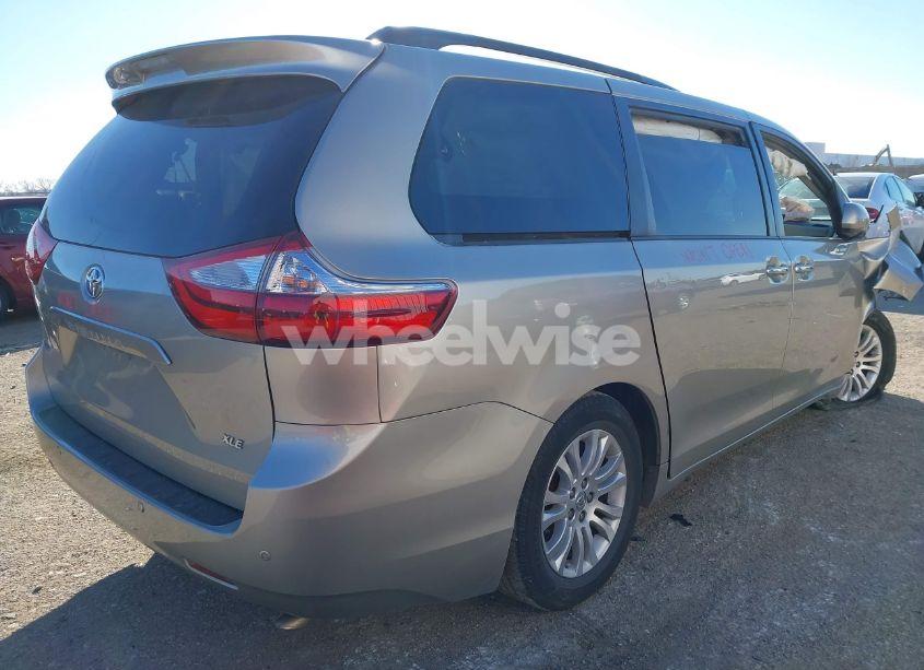 Photo 4 of 2015 Toyota Sienna XLE/LIMITED (VIN 5TDYK3DC8FS547056)