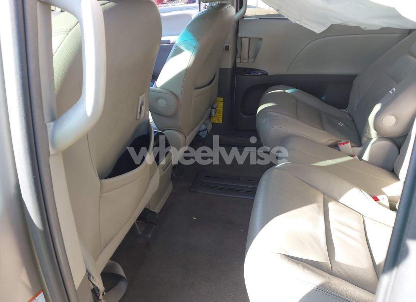 Photo 8 of 2015 Toyota Sienna XLE/LIMITED (VIN 5TDYK3DC8FS547056)