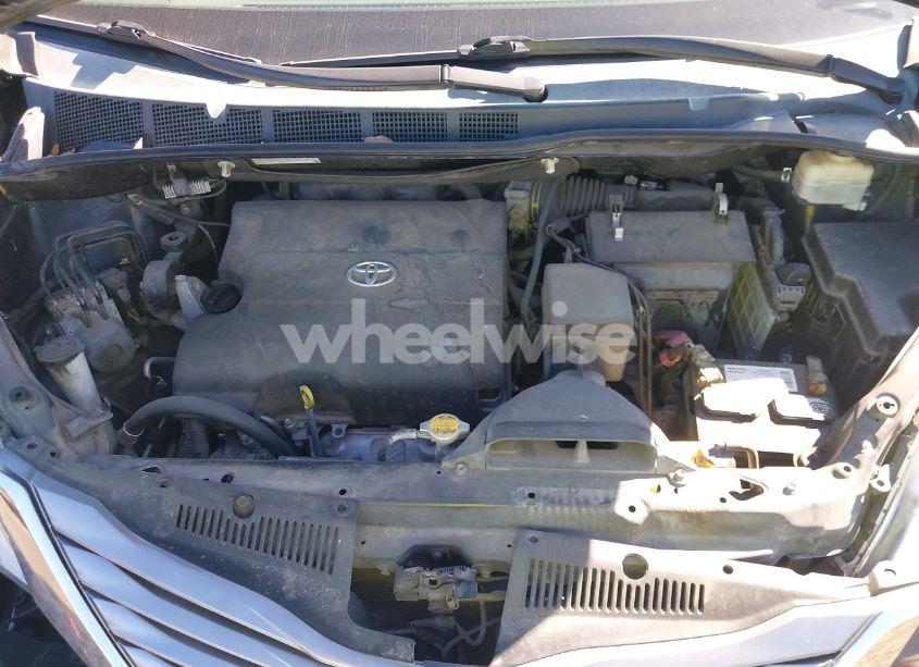 Photo 10 of 2015 Toyota Sienna XLE 8 PASSENGER (VIN 5TDYK3DC8FS607028)