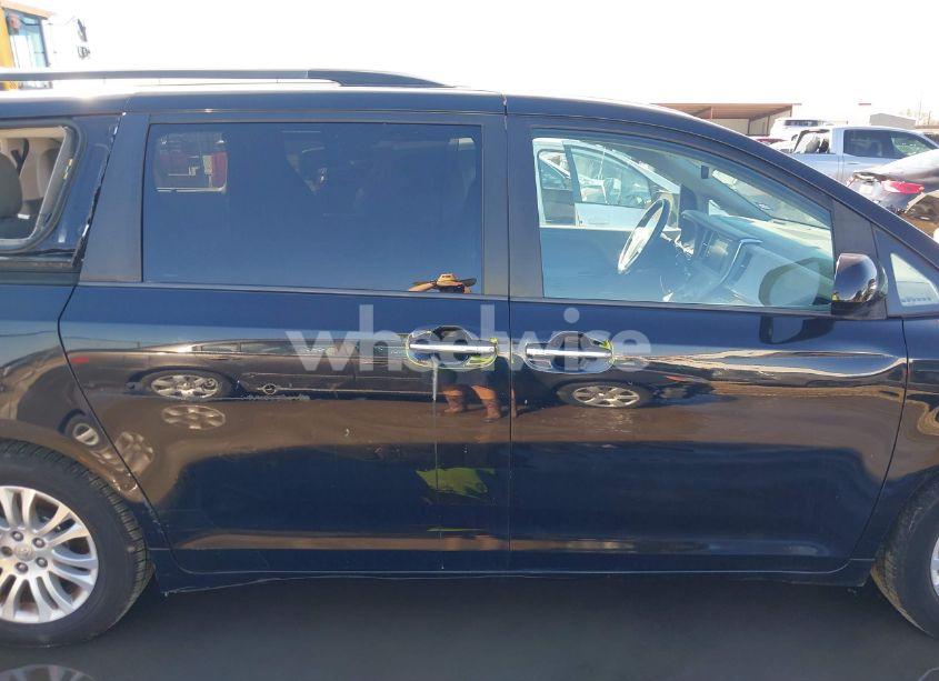 Photo 13 of 2015 Toyota Sienna XLE 8 PASSENGER (VIN 5TDYK3DC8FS607028)