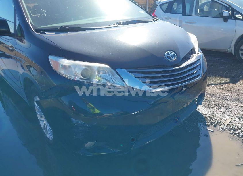 Photo 21 of 2015 Toyota Sienna XLE 8 PASSENGER (VIN 5TDYK3DC8FS607028)