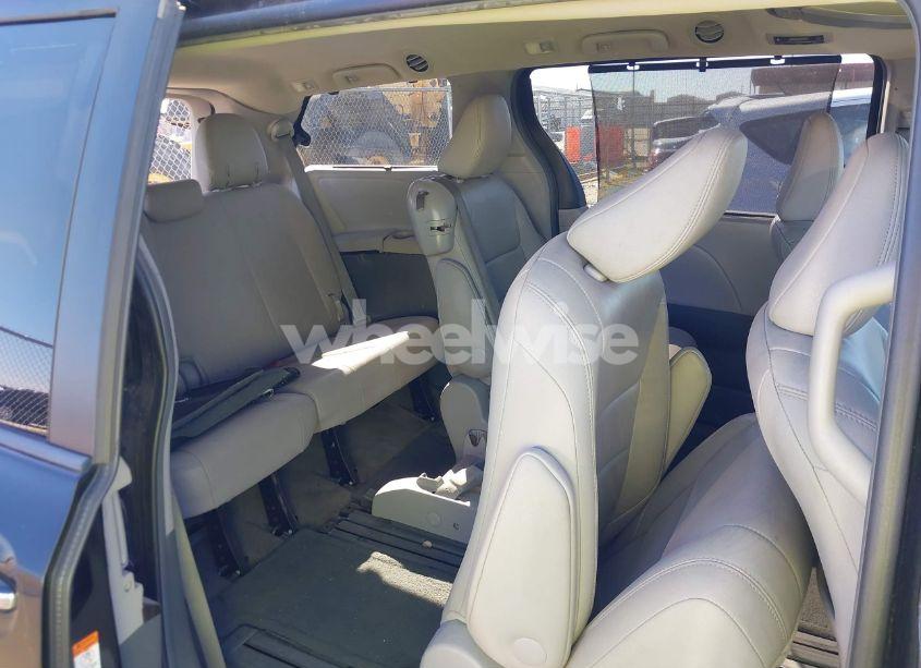 Photo 8 of 2015 Toyota Sienna XLE 8 PASSENGER (VIN 5TDYK3DC8FS607028)