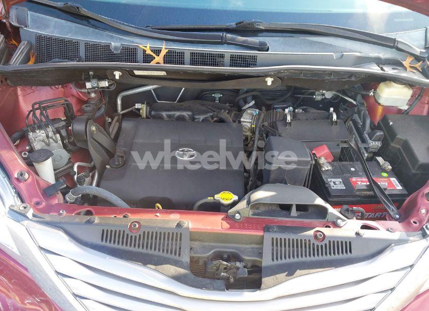 Photo 10 of 2016 Toyota Sienna XLE/LIMITED (VIN 5TDYK3DC8GS701072)