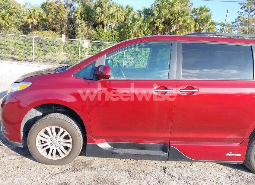 Photo 14 of 2016 Toyota Sienna XLE/LIMITED (VIN 5TDYK3DC8GS701072)