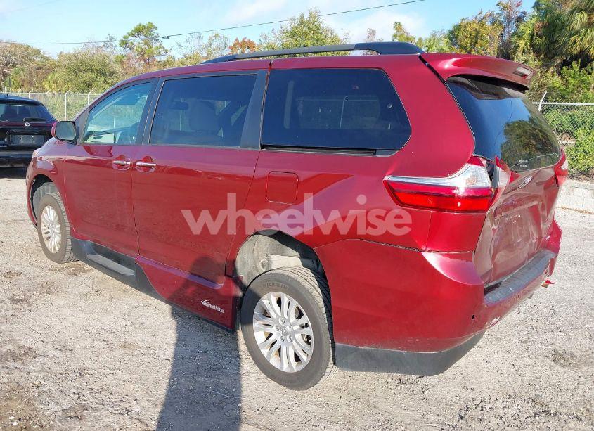 Photo 3 of 2016 Toyota Sienna XLE/LIMITED (VIN 5TDYK3DC8GS701072)