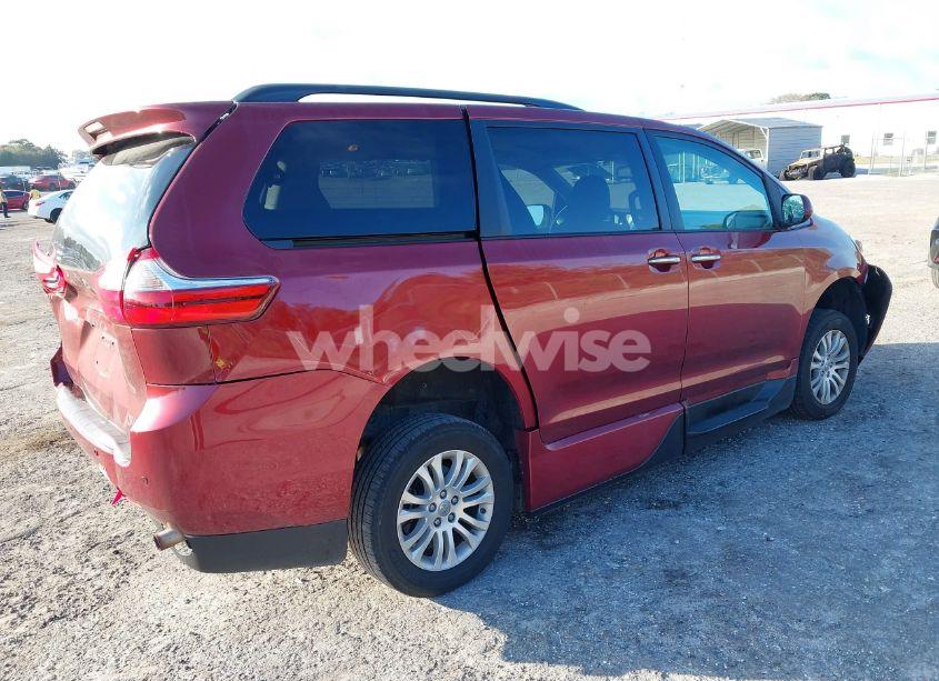 Photo 4 of 2016 Toyota Sienna XLE/LIMITED (VIN 5TDYK3DC8GS701072)