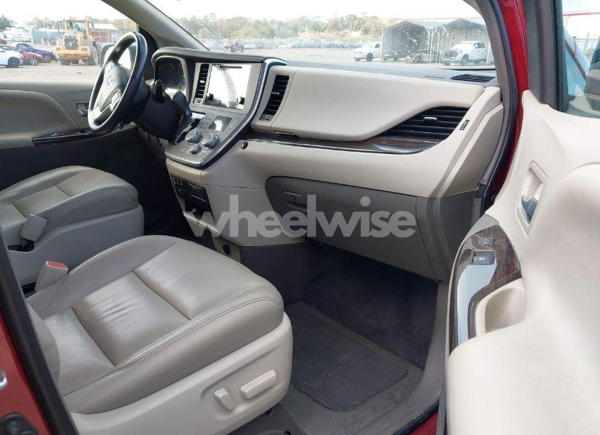 Photo 5 of 2016 Toyota Sienna XLE/LIMITED (VIN 5TDYK3DC8GS701072)