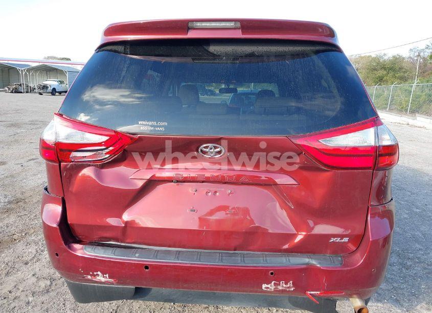 Photo 6 of 2016 Toyota Sienna XLE/LIMITED (VIN 5TDYK3DC8GS701072)