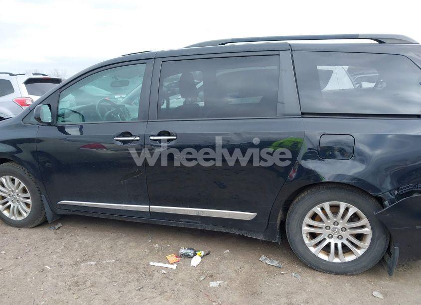 Photo 15 of 2016 Toyota Sienna XLE PREMIUM 8 PASSENGER (VIN 5TDYK3DC8GS718289)