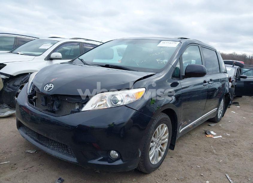 Photo 2 of 2016 Toyota Sienna XLE PREMIUM 8 PASSENGER (VIN 5TDYK3DC8GS718289)