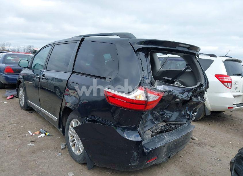 Photo 3 of 2016 Toyota Sienna XLE PREMIUM 8 PASSENGER (VIN 5TDYK3DC8GS718289)