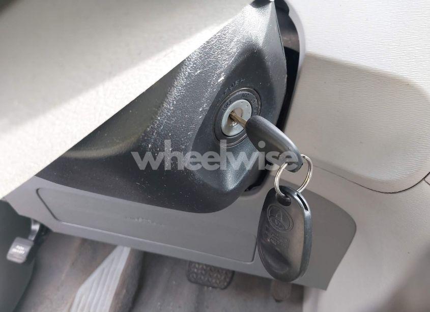 Photo 11 of 2011 Toyota Sienna XLE V6 (VIN 5TDYK3DC9BS001585)