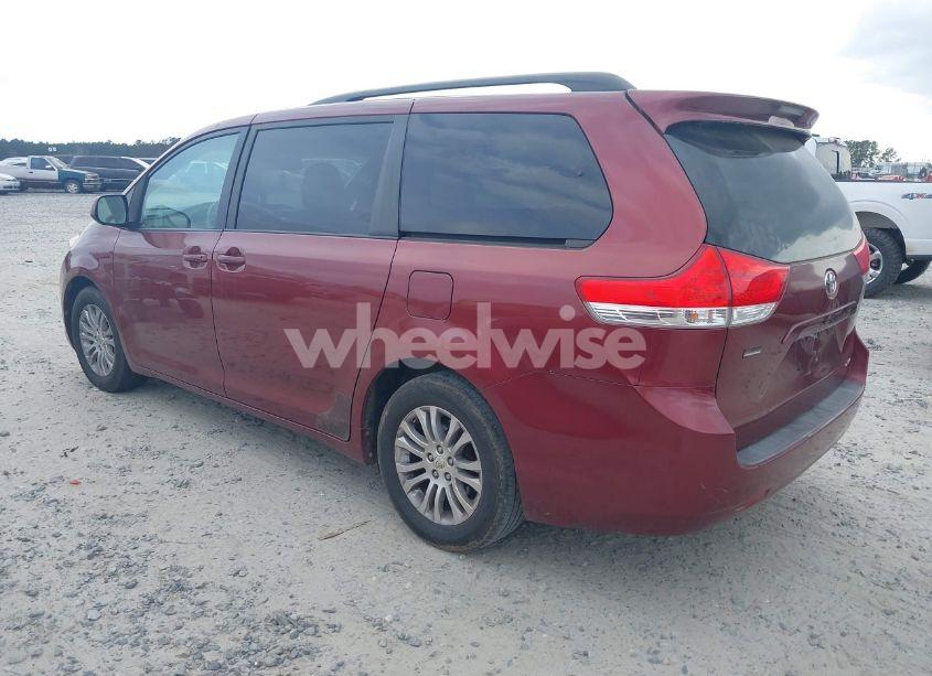 Photo 3 of 2011 Toyota Sienna XLE V6 (VIN 5TDYK3DC9BS001585)