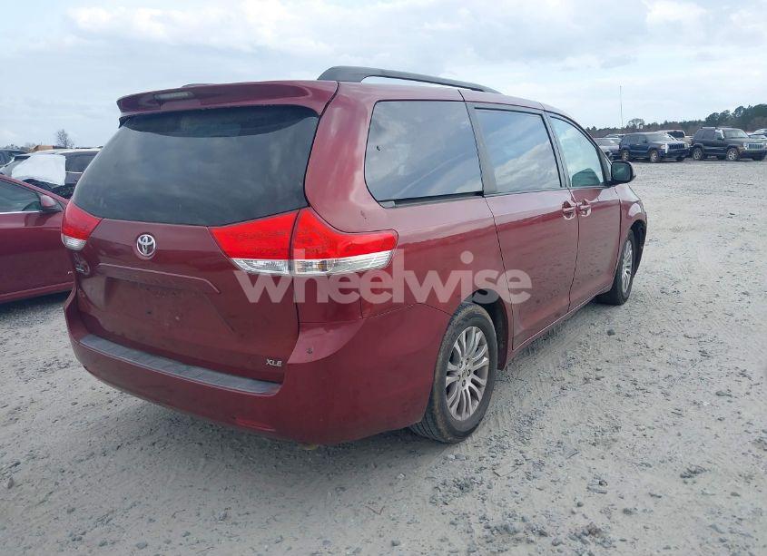 Photo 4 of 2011 Toyota Sienna XLE V6 (VIN 5TDYK3DC9BS001585)