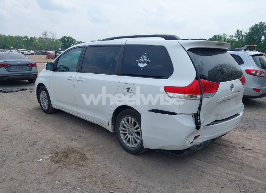 Photo 3 of 2011 Toyota Sienna XLE V6 (VIN 5TDYK3DC9BS039639)