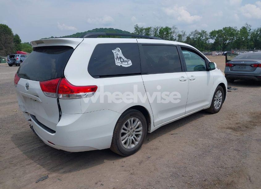 Photo 4 of 2011 Toyota Sienna XLE V6 (VIN 5TDYK3DC9BS039639)