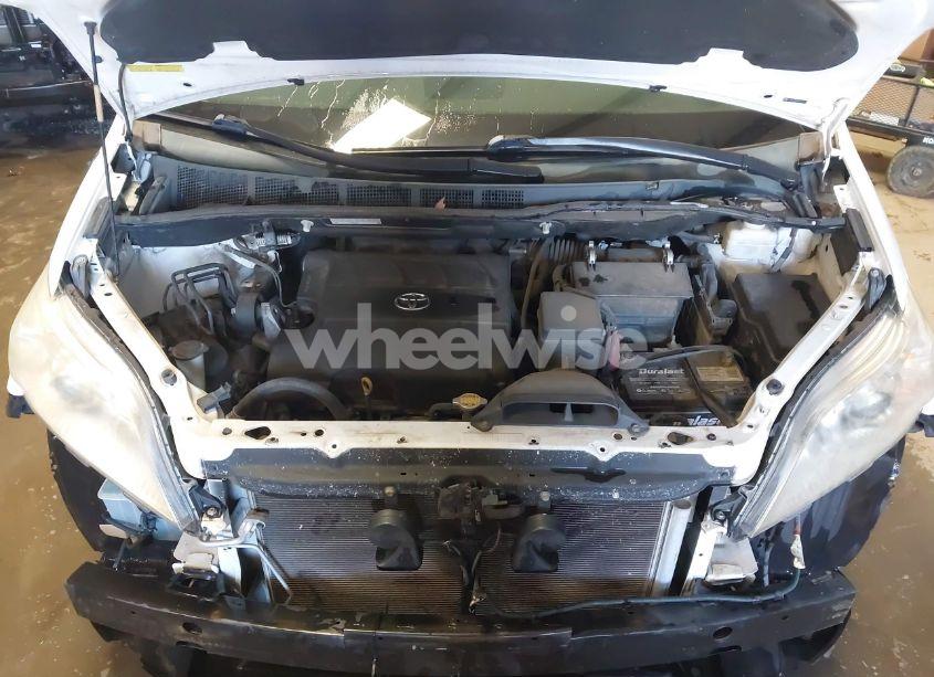 Photo 10 of 2011 Toyota Sienna XLE V6 (VIN 5TDYK3DC9BS052035)