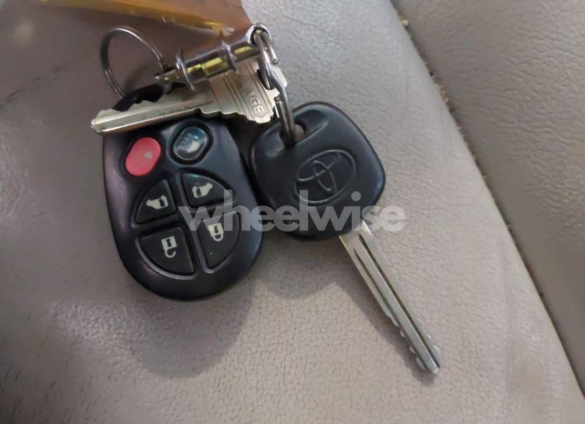 Photo 11 of 2011 Toyota Sienna XLE V6 (VIN 5TDYK3DC9BS052035)