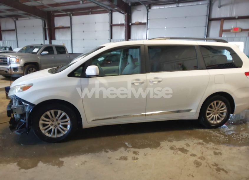 Photo 14 of 2011 Toyota Sienna XLE V6 (VIN 5TDYK3DC9BS052035)