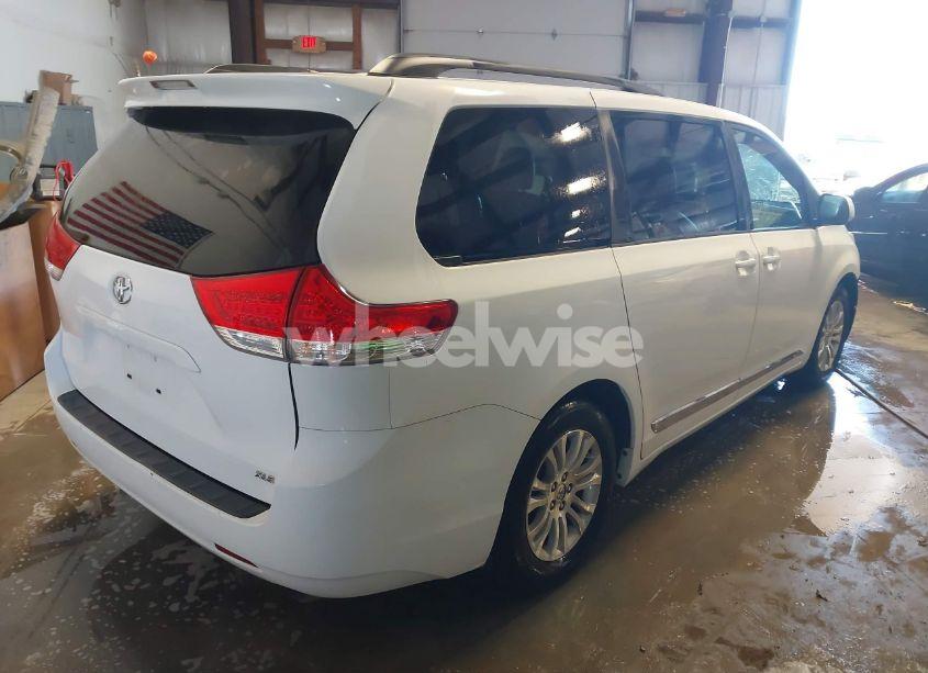 Photo 4 of 2011 Toyota Sienna XLE V6 (VIN 5TDYK3DC9BS052035)