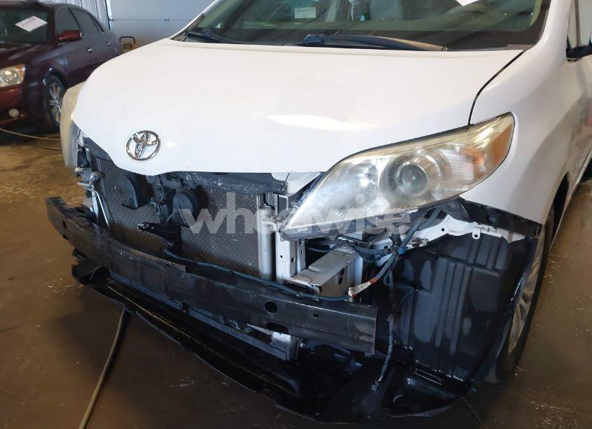 Photo 6 of 2011 Toyota Sienna XLE V6 (VIN 5TDYK3DC9BS052035)