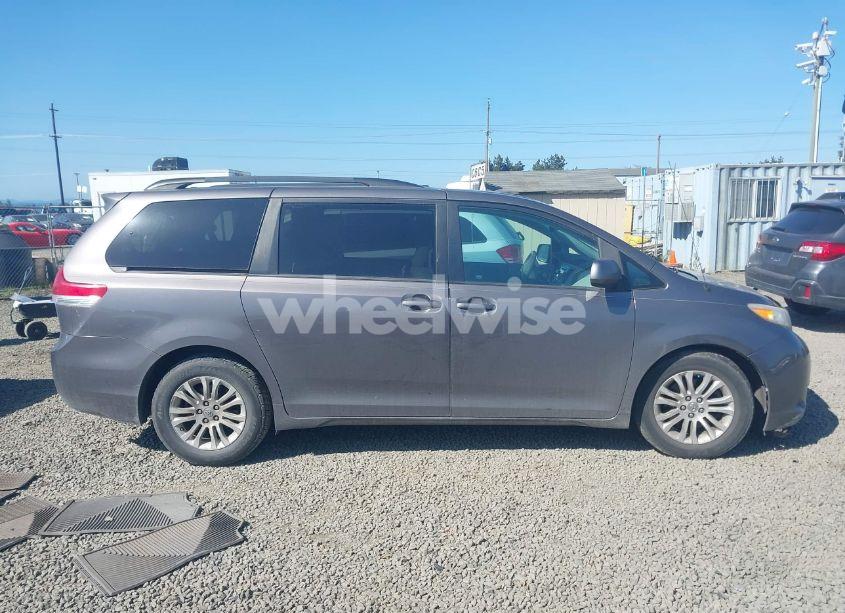 Photo 13 of 2011 Toyota Sienna XLE V6 (VIN 5TDYK3DC9BS133603)