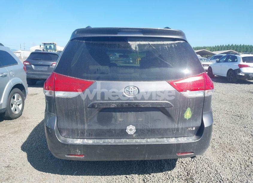 Photo 16 of 2011 Toyota Sienna XLE V6 (VIN 5TDYK3DC9BS133603)