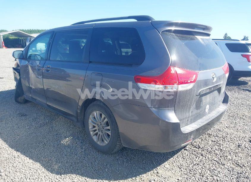 Photo 3 of 2011 Toyota Sienna XLE V6 (VIN 5TDYK3DC9BS133603)