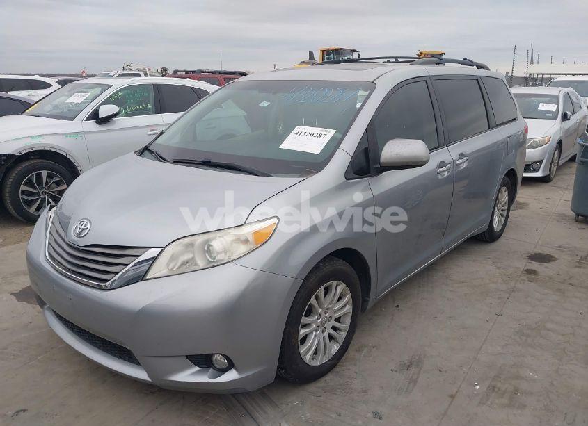 Photo 2 of 2011 Toyota Sienna XLE V6 (VIN 5TDYK3DC9BS161160)