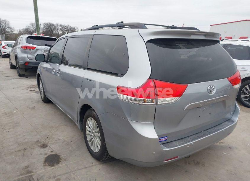 Photo 3 of 2011 Toyota Sienna XLE V6 (VIN 5TDYK3DC9BS161160)
