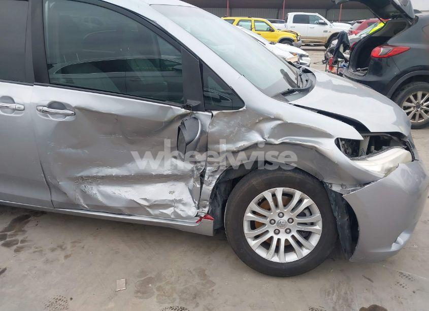 Photo 6 of 2011 Toyota Sienna XLE V6 (VIN 5TDYK3DC9BS161160)