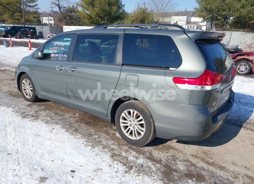 Photo 3 of 2012 Toyota Sienna XLE V6 8 PASSENGER (VIN 5TDYK3DC9CS187680)