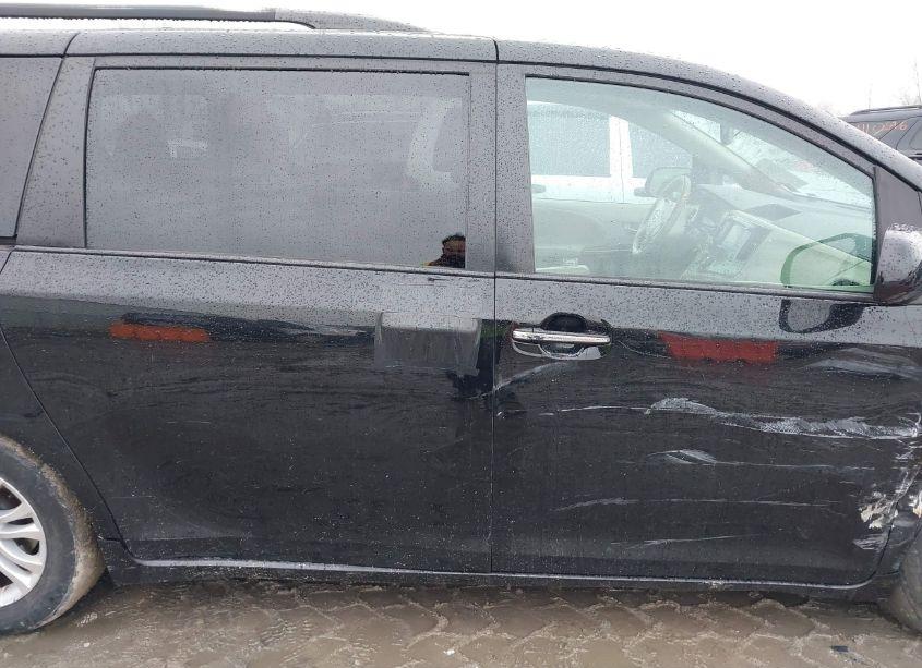 Photo 13 of 2012 Toyota Sienna XLE/LIMITED (VIN 5TDYK3DC9CS207412)