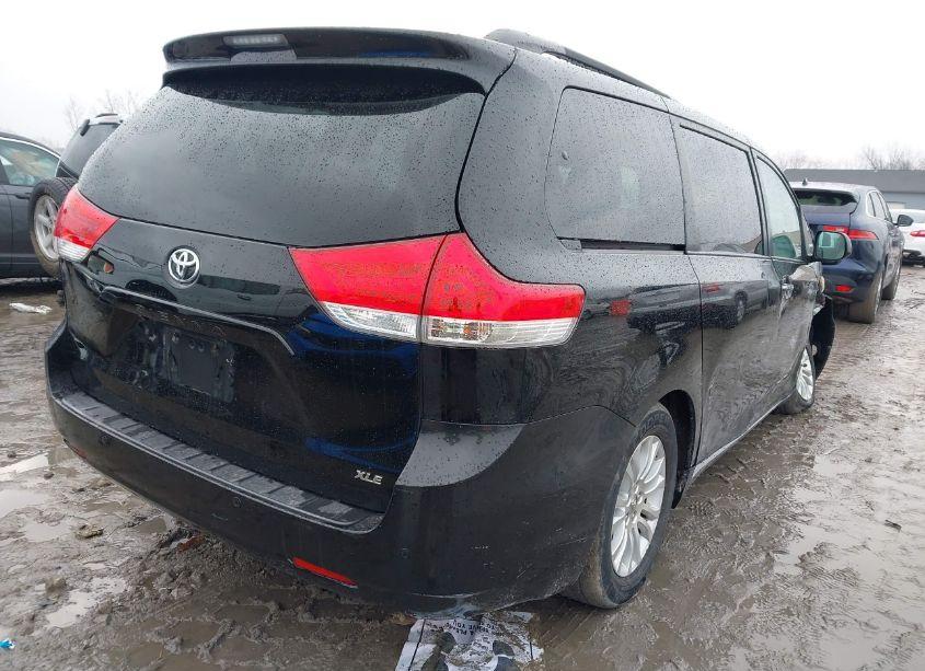 Photo 4 of 2012 Toyota Sienna XLE/LIMITED (VIN 5TDYK3DC9CS207412)