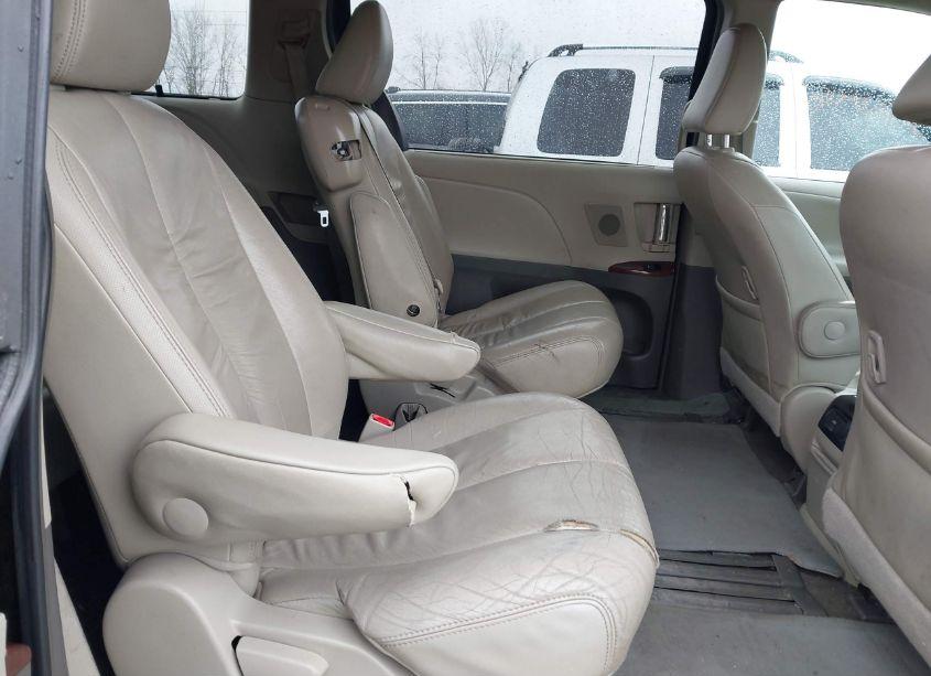 Photo 8 of 2012 Toyota Sienna XLE/LIMITED (VIN 5TDYK3DC9CS207412)