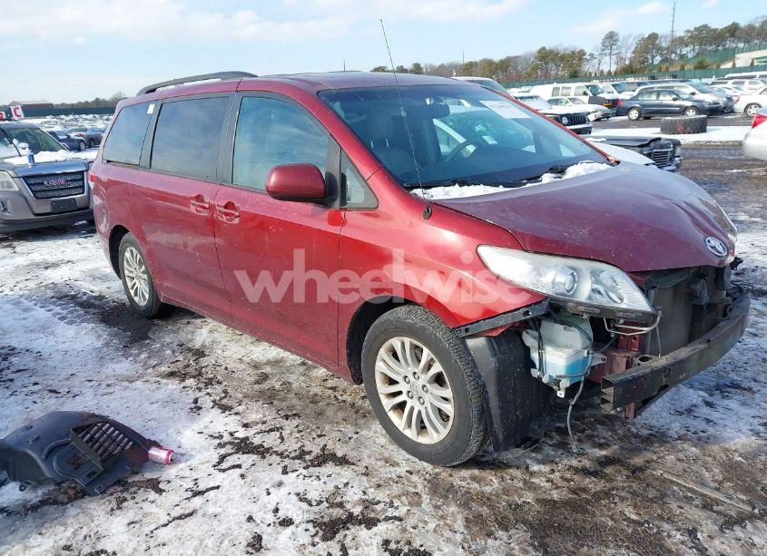 2012 Toyota Sienna XLE V6 8 PASSENGER (VIN 5TDYK3DC9CS264919) main photo