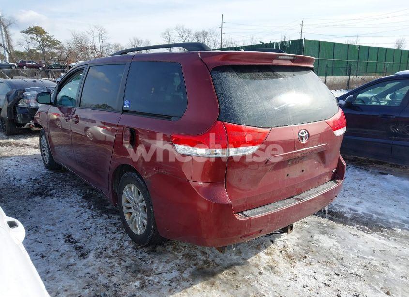 Photo 3 of 2012 Toyota Sienna XLE V6 8 PASSENGER (VIN 5TDYK3DC9CS264919)