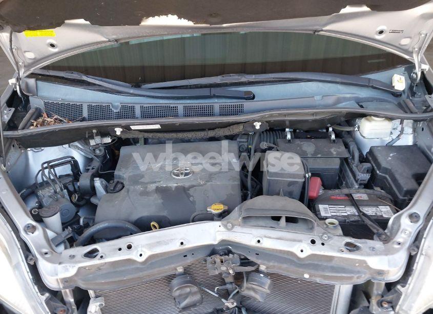 Photo 10 of 2013 Toyota Sienna XLE V6 8 PASSENGER (VIN 5TDYK3DC9DS305552)