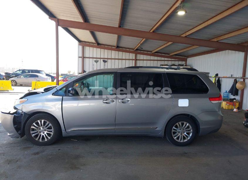 Photo 15 of 2013 Toyota Sienna XLE V6 8 PASSENGER (VIN 5TDYK3DC9DS305552)